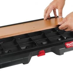 Milwaukee Accessoires Mallette D'assortiment Plateau De Travail Ajustable PACKOUT™ 8 Milwaukee Accessoires Mallette D'assortiment Plateau De Travail Ajustable PACKOUT™ -L-Boxx Soldes Magasin plateau de travail ajustable packoutt 2